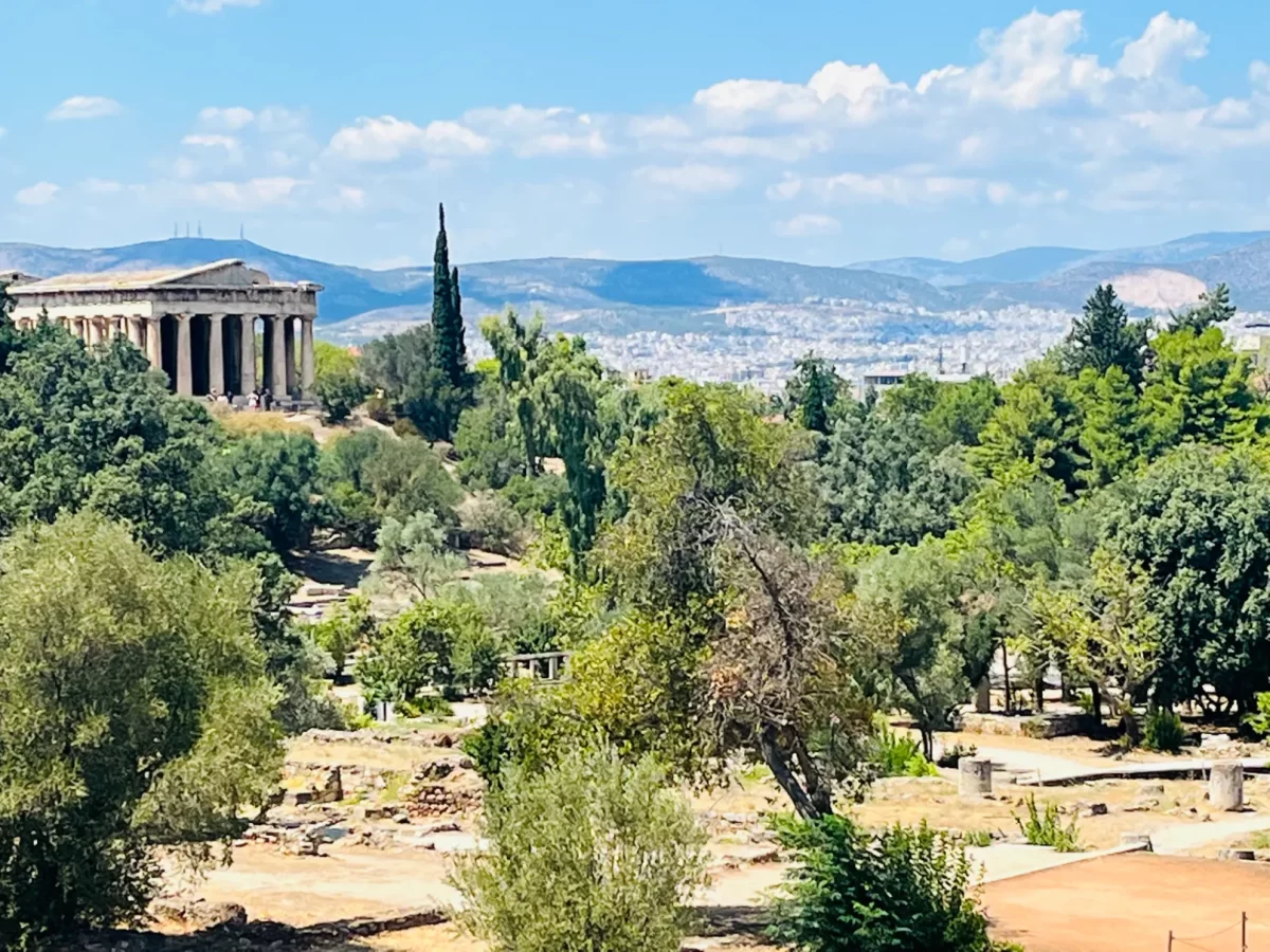 Vista del Templo de Hefesto en el Ágora Antigua de Atenas